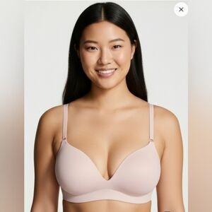 Victoria’s Secret Love Cloud Smooth Wireless Push-Up Plunge Bra Light Pink 38C